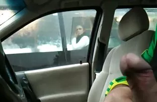 XXX أخذوا سكسي تركي عربي عاهرة لمدة رجلين
