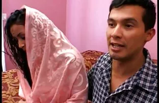 XXX مثلية الحسية على توركي سكسي الأريكة السوداء