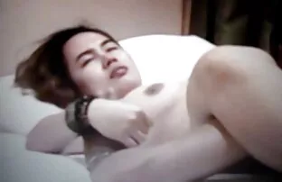 XXX التمسيد نفسه سكسي تؤركي والتخلي عن صديقته